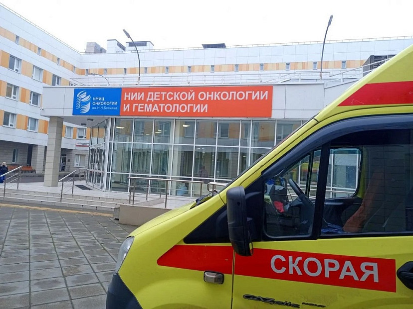 Двух саратовских подростков санавиацией доставили в Москву